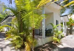 Breakaway - Bright and Breezy Studio with Communal Pool, Near Agnes Water Main Beach - Miriam Vale