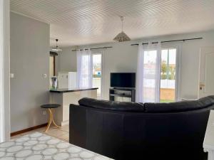 Maison Lumineuse avec Piscine Privée près de la Plage - Longeville-sur-Mer - FR-1-336-151