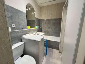 Studio 4 Pers, Plage à 800m, Centre Cannes la Bocca, Ascenseur, Wifi Gratuit - FR-1-609-99