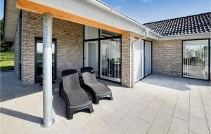 Three-Bedroom Holiday Home In Sydals