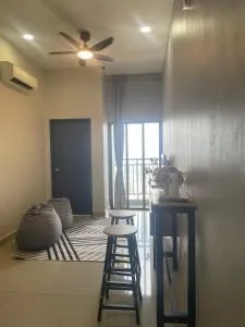 Gombak, KL at Ayuman Suites with Netflix & panoramic view of Gombak & Batu Caves - Kampong Simpang Tiga