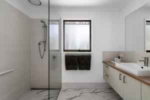 Moonah Shades Rye - coastal haven, great location!