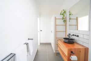 Charming Highton Hideaway between CBD and Surf Coast