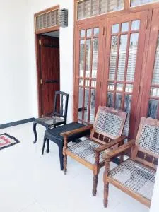 Red Uncle's House R2 - Batigama