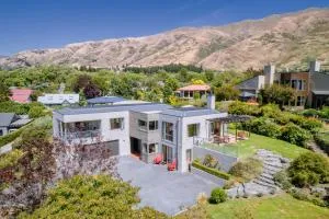 Sargood Splendour - Wanaka Holiday Home - Glendhu