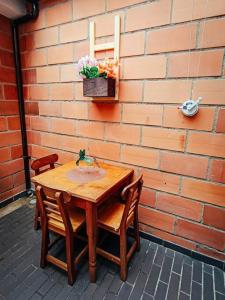 Lindo apartamento con patio privado.