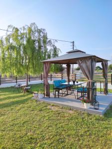 Willow Home
