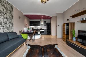 Warsaw Targówek Apartment - 51m2, Parking, Balcony, Train nearby - by Rentujemy