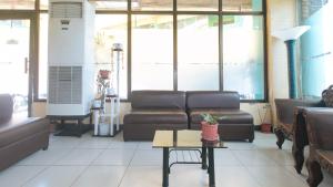 RedDoorz near SM City Muntinlupa