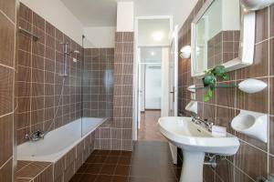 Villa Fiorita Apartments