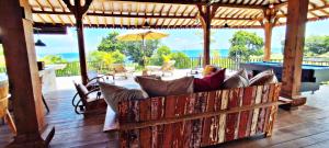 JOGLO APONG Beachfront Apartment