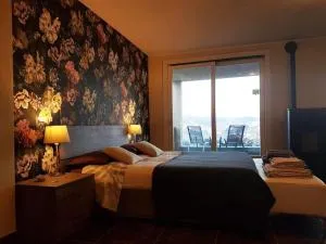 CONFINEDEISANTI Bed&Breakfast - Arignano