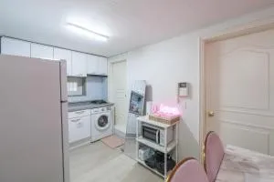 Hongdae Hyoosik - Hyŏnŭi-dong