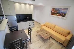 Alis Apartments