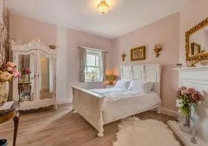 Botanical Suite - Crimplesham Hall - West Dereham Botanical Suite - Crimplesham Hall - West Dereham