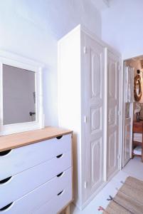 Rustic house in Ano Syros