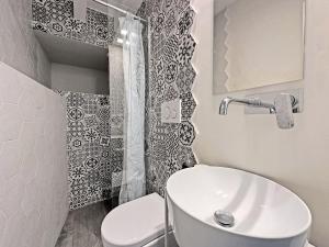 108 - Stupendo monolocale in centro storico a Numana sulla Costarella con terrazzo privato- SPIAGGIA WHITE BEACH CLUB OMAGGIO dal lun al ven FINO AL 02-08