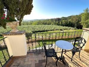Masia Can Viver - Olive oil tourism B&B