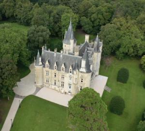 Chambres d'Hôtes de grand standing à 35mn du circuit du Mans, 35mn de Tours et 20mn du zoo de la Flèche