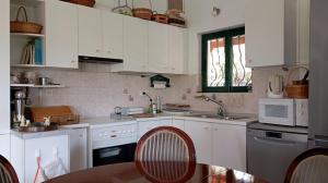 Entire cottage near the beach in Nimporio, Euboea