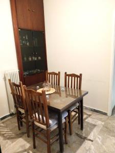 Cozy & Bright Home - 50m from metro station Άg Antonios