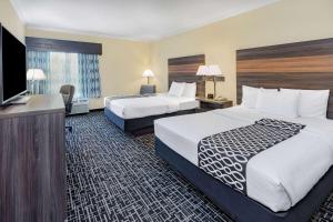 Deluxe Queen Room with Two Queen Beds room in La Quinta by Wyndham Garland Harbor Point