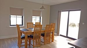 M033 Achill Gatehouse By The Greenway