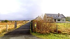 M033 Achill Gatehouse By The Greenway