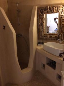 Elli s seafront pool villa, 100 m from quiet sandy beach in Kea, Cyclades