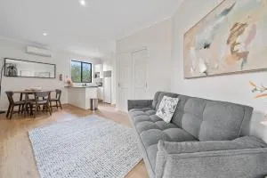 Newly Renovated Queen Room with Living Space - 波高尔宾