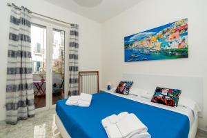 Modern Sea House in the Heart of Amalfi Coast - Apartment with Balcony, 100 mt from the Sea -Maiori City Center