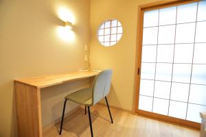 Tamatsukan 玉津館, Detached Hse, JR Tsuruhashi 7min, Kansai Airport 關西空港 57 mins, Namba 6 mins, Nihonbashi 4 mins, Universal Studio 37 mins, Nara 30 mins, Early Check In