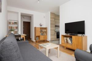 Charming Apartment for 4 People Located 650 m from the Old Town of Warsaw