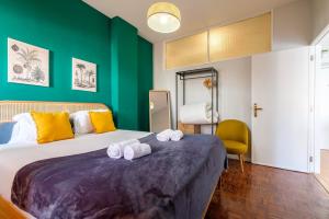 GuestReady - Back to Little World