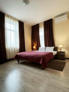 SIGNEEVS Villa ТРИ хвилини від метро Нивки Завжди є світло і власне бомбосховище