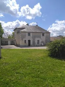 Le Tilleul 9 personnes 5 Chambres 6 lits 15 min du Futuroscope - Maillé Le Tilleul 9 personnes 5 Chambres 6 lits 15 min du Futuroscope - Maillé