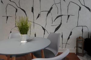 City Chic Retreat Experience the Best of Urban Living!