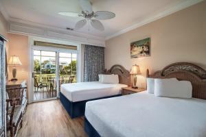 Beautiful 2BR 2BA Lakeside Villa with Lake Views