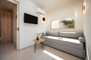 Palm Tree Beach Suites, by ZanteWize