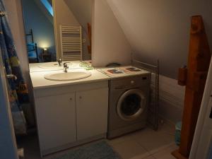 Appartements Appartement 2 pieces avec piscine et parking prive, proche plage, Merville-Franceville-Plage - FR-1-465-26 : photos des chambres