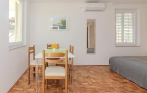 1 Bedroom Cozy Apartment In Nin