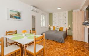 1 Bedroom Cozy Apartment In Nin