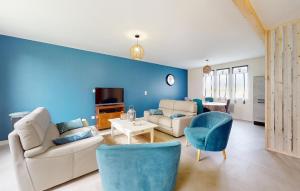 Awesome Home In Chey With Kitchen