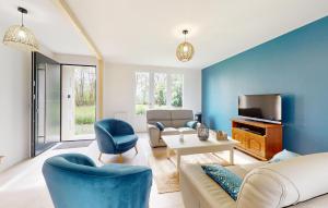 Awesome Home In Chey With Kitchen