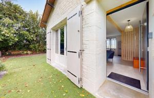 Awesome Home In Chey With Kitchen