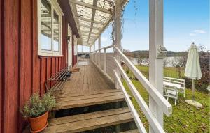 Cozy Home In Hökerum With Kitchen