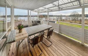 Cozy Home In Hökerum With Kitchen