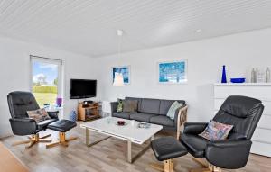 Gorgeous Home In Svendborg With Wifi
