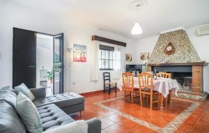 Lovely Home In Algodonales