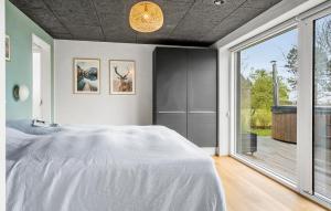 Awesome Home In Thyholm With Wifi